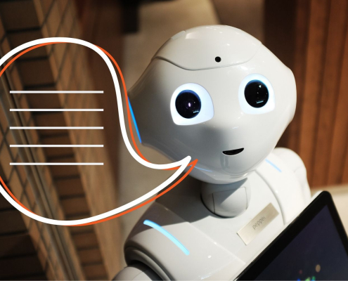 Ausgezeichnet.org erklärt die Funktionsweise von Chatbots und deren Einsatzmöglichkeiten, auf dem Bild ist ein Roboter mit einer Sprechblase zu sehen